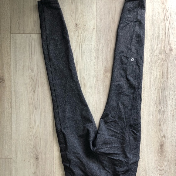 Lululemon leggings knit look - Picture 3 of 5